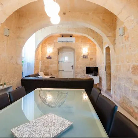 Holiday home Taz-zija Rosa Farmhouse
